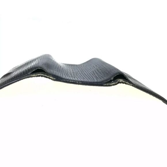 Louis Vuitton Epi Black 4 hook key case GUC - Picture 8 of 12